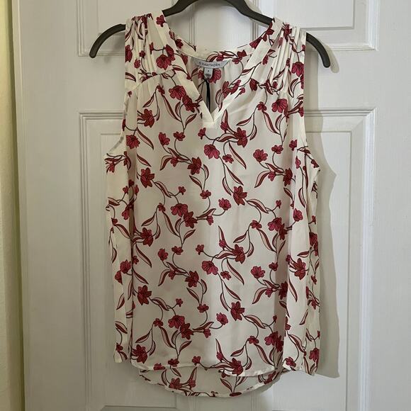 41Hawthorn MEDIUM Hannah Blouse - Stitch Fix Sleeveless V-Neck Floral Top - Picture 8 of 13